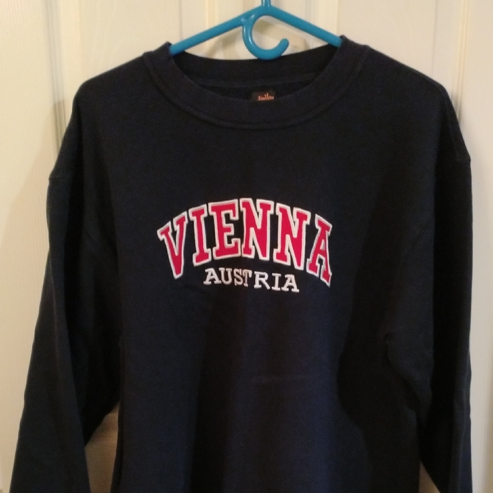 Vienna Austria Navy Sweater Size XL